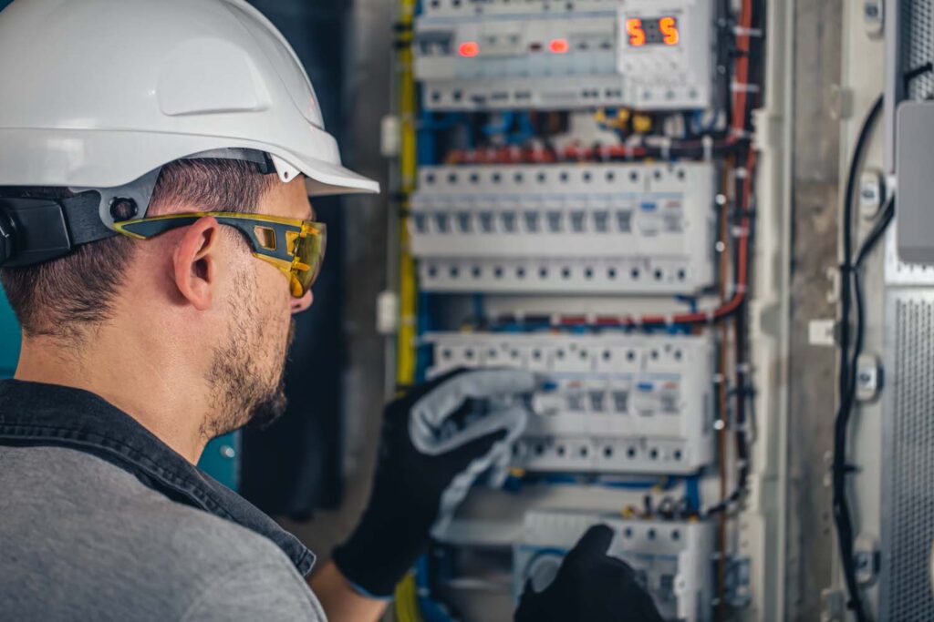 Instalaciones eléctricas de baja y media tensión en Mallorca - Balinseg